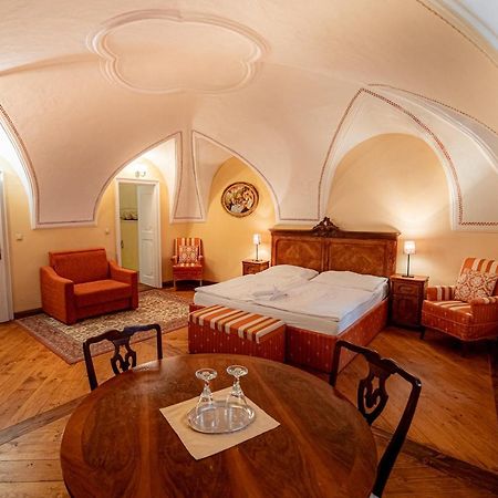 Penzion Cosmopolitan Ii. Banská Štiavnica Zewnętrze zdjęcie