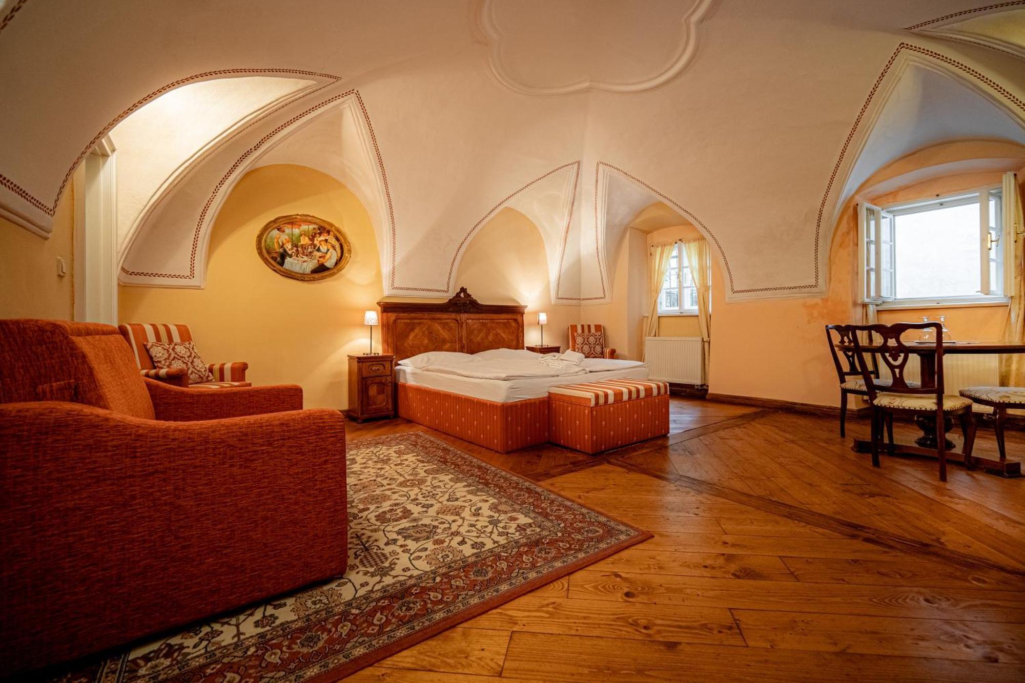 Penzion Cosmopolitan Ii. Banská Štiavnica Pokój zdjęcie
